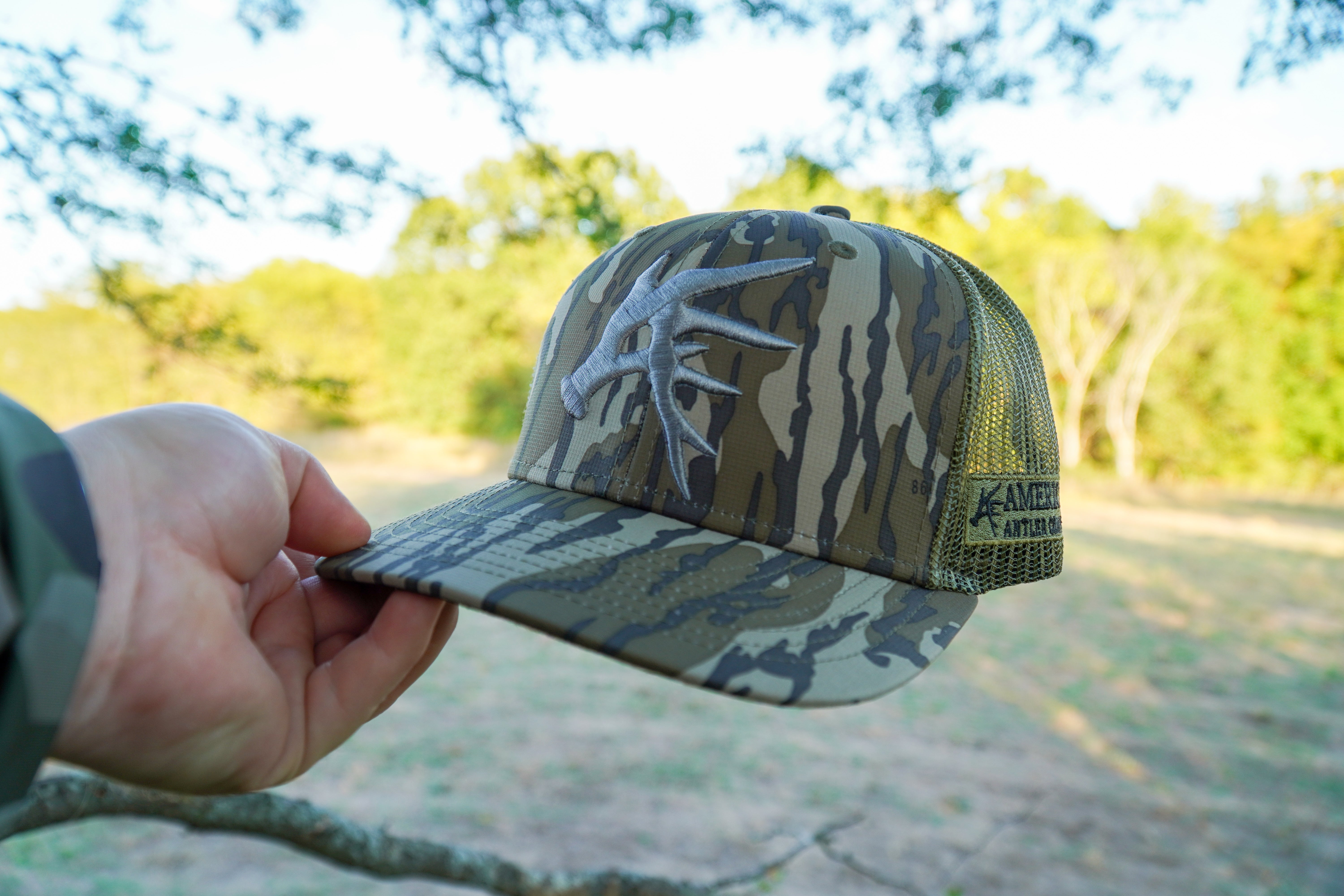 Mossy Oak Bottomland American Antler Symbol Snapback