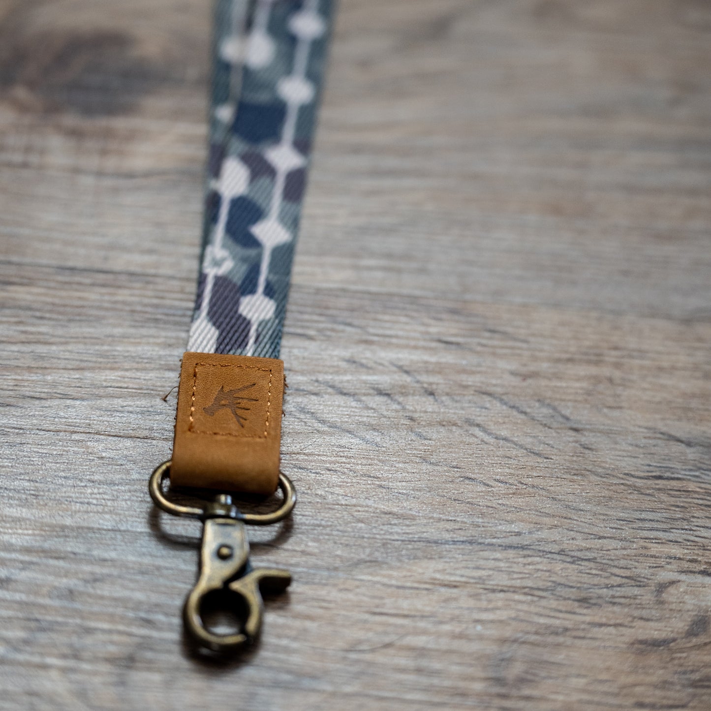 Vanish wrist lanyard